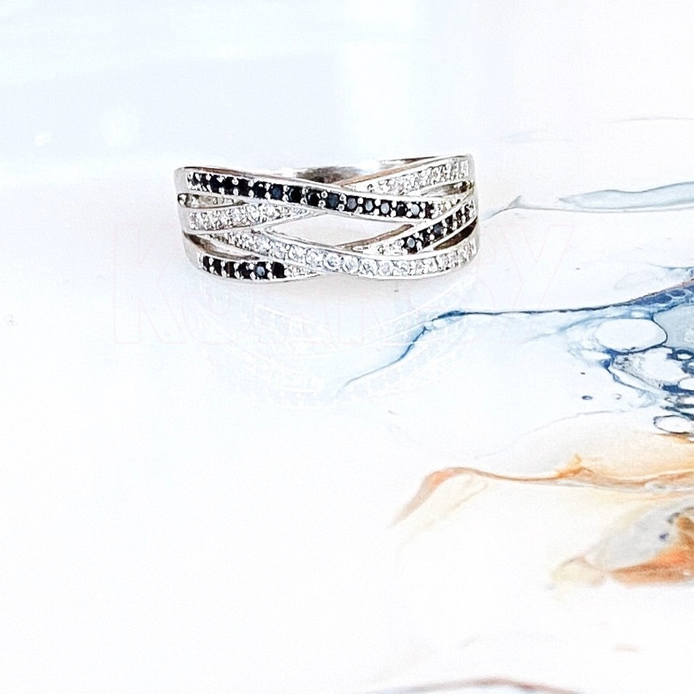 Black & White Sapphire Statement Ring - Picture 7 of 8